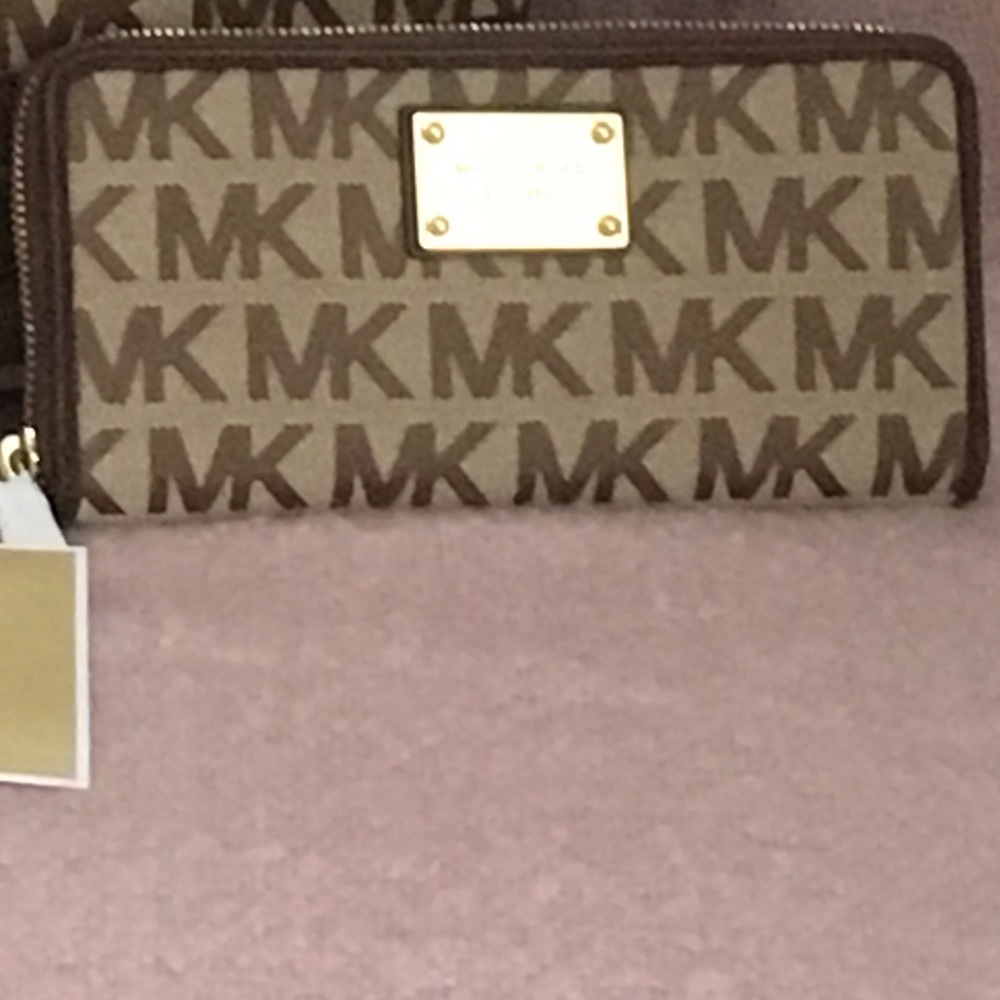Michael Kors Jet Set Wallet